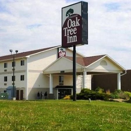 Travelodge By Wyndham Clinton Valley West Court Exterior photo