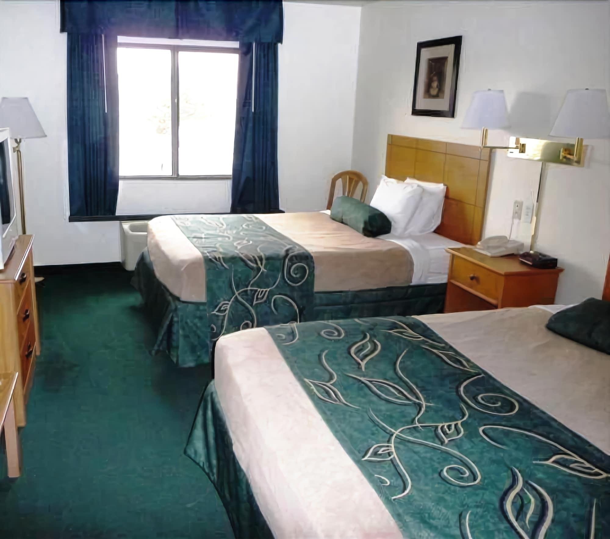 Travelodge By Wyndham Clinton Valley West Court Room photo