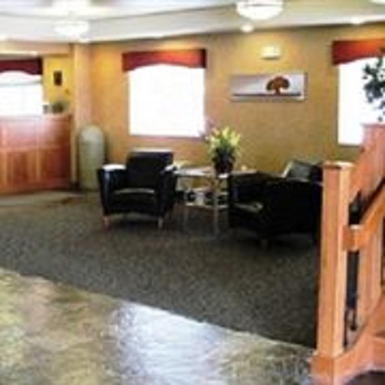 Travelodge By Wyndham Clinton Valley West Court Exterior photo